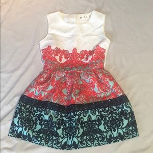 Beautiful Dress w/ stunning Designs